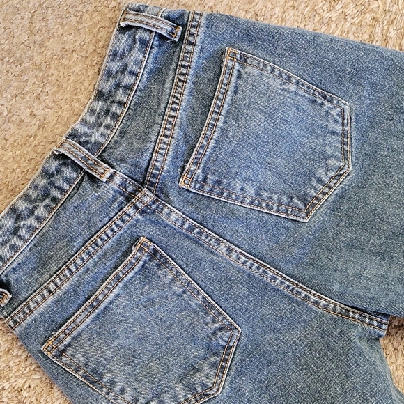 NWT PrettyLittleThing Vintage Wash Split Hem Jean - Picture 14 of 16